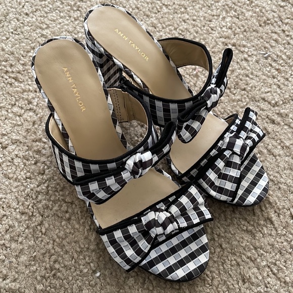 Ann Taylor Heels - Picture 4 of 4